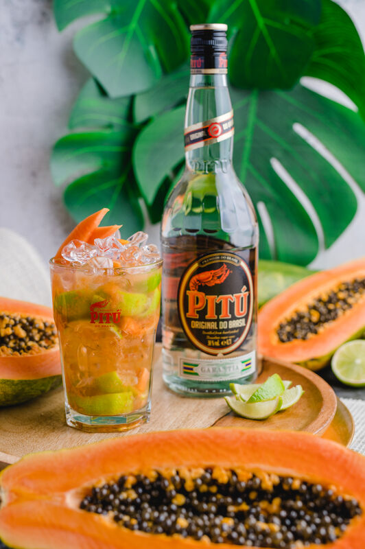 PITÚ Papaya Caipirinha"